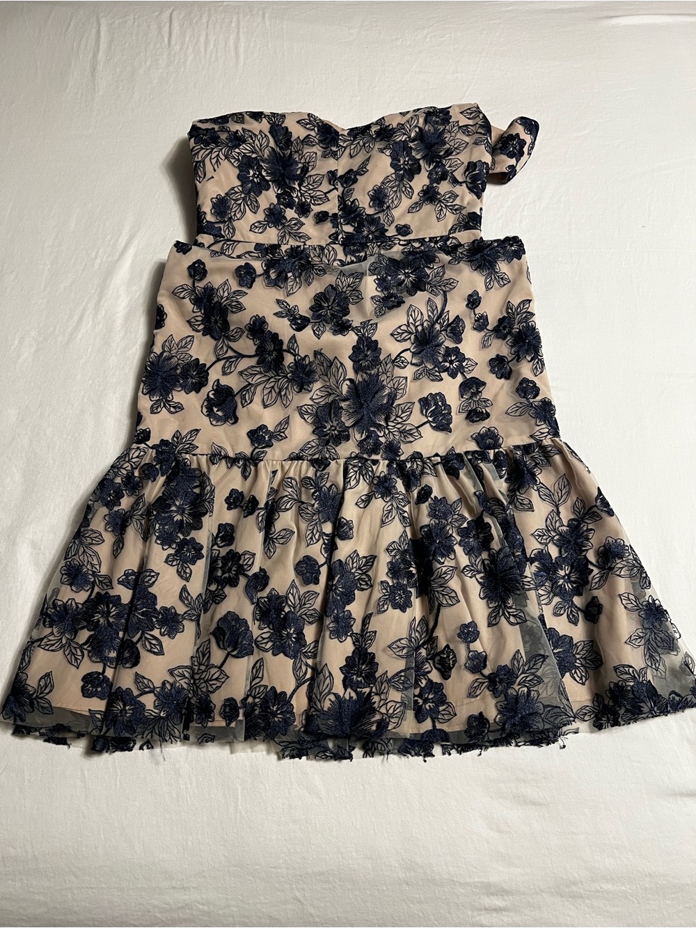 Gal Meets Glam Rosemary Floral Embroidered Midi Dress Size 6 Navy Blush - Picture 7 of 8